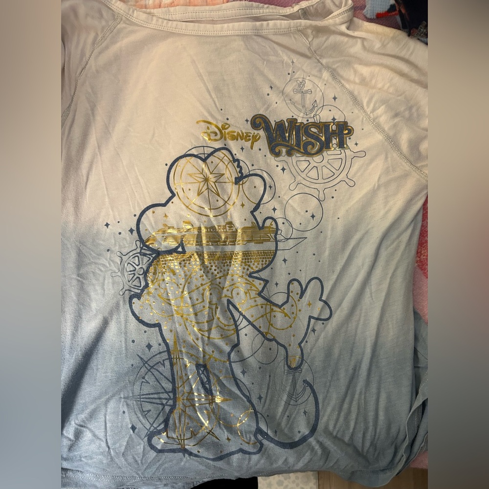 Disney Wish cruise line top EUC size L